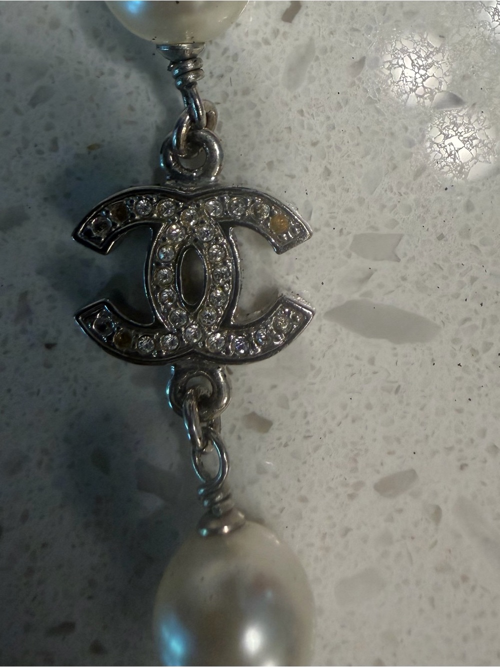 Rare Find: Chanel Pearl CC Necklace only - Picture 4 of 4